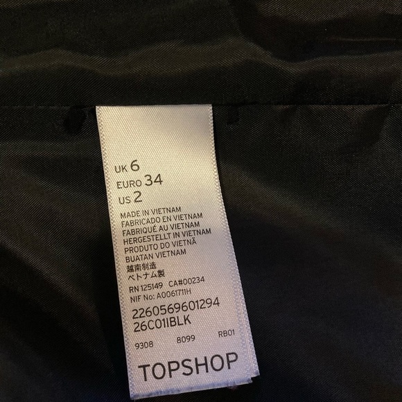 TOPSHOP black fitted winter coat with zip. - Picture 6 of 7